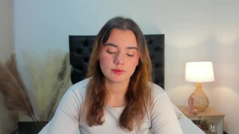 Snapshot of vannesa_bakery chatting on March 24, 11:43 pm Vannesa online show from March 24, 11:43 pm