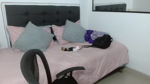 vane online show from February 3, 9:09 pm