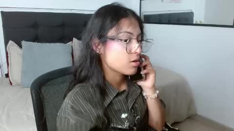 vane online show from May 3, 8:04 pm
