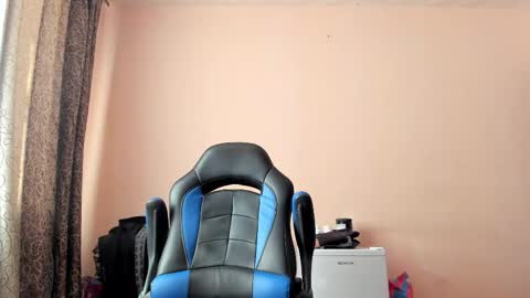 Snapshot of vano_822 chatting on February 18, 10:22 am vano_822 online show from February 18, 10:22 am