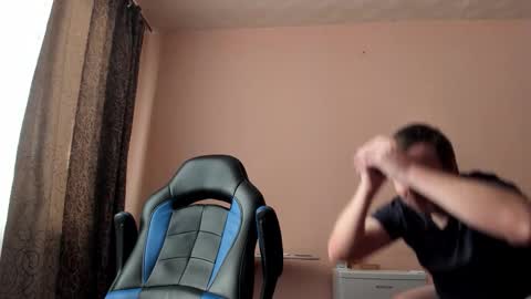 Snapshot of vano_822 chatting on March 9, 10:08 am vano_822 online show from March 9, 10:08 am