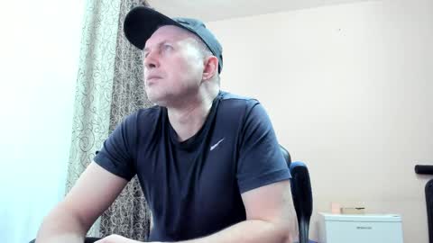 Snapshot of vano_822 chatting on April 10, 6:51 am vano_822 online show from April 10, 6:51 am