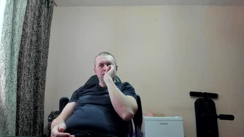 Snapshot of vano_822 chatting on April 12, 8:19 am vano_822 online show from April 12, 8:19 am