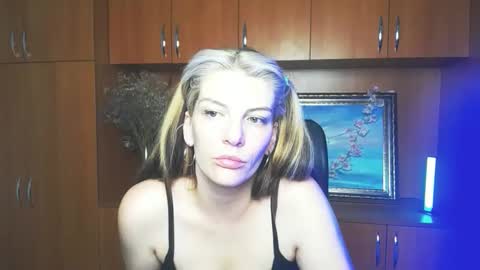 Vanessa online show from May 25, 2:28 am