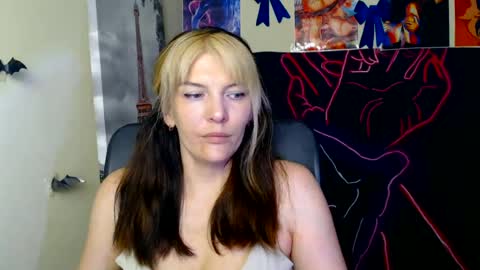 Vanessa online show from June 18, 6:24 am