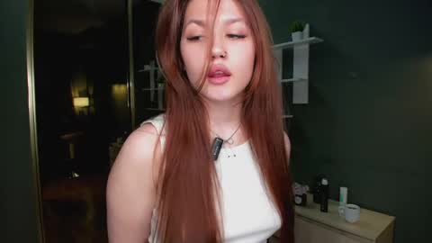 Snapshot of vanvanvibe chatting on March 22, 8:34 pm Charline online show from March 22, 8:34 pm