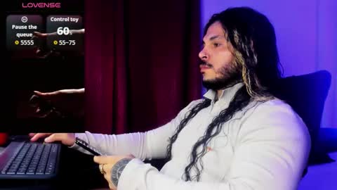 vanvelckan_ online show from October 5, 4:44 am