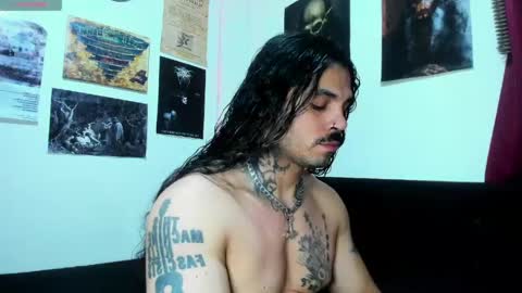 Snapshot of vanvelckan_ chatting on April 22, 5:54 am vanvelckan_ online show from April 22, 5:54 am