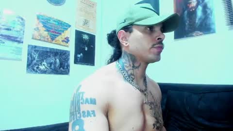 Snapshot of vanvelckan_ chatting on June 2, 6:04 am vanvelckan_ online show from June 2, 6:04 am