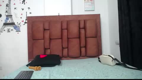 Snapshot of varascot chatting on March 20, 11:59 am varascot online show from March 20, 11:59 am