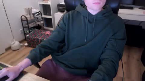 Snapshot of vaslo08 chatting on December 5, 2:25 pm Vaslo online show from December 5, 2:25 pm