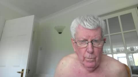 Snapshot of vassus chatting on April 15, 3:19 pm vassus online show from April 15, 3:19 pm