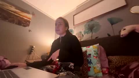 vaua089 online show from November 24, 2:33 am