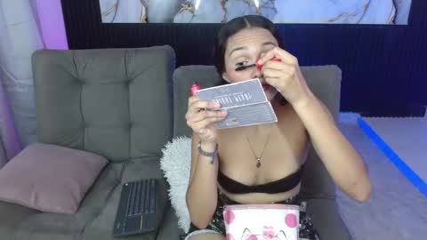 vayoleth_bigass online show from September 19, 7:03 pm