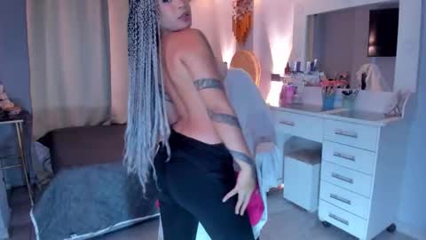 Vayolett Bass online show from January 17, 5:23 am