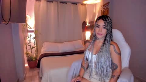 Vayolett Bass online show from May 18, 5:57 am