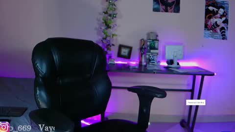 Vayolett online show from January 15, 2:02 pm