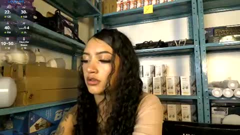 Snapshot of vaythiare_stone chatting on June 10, 7:35 pm Vaythiare online show from June 10, 7:35 pm