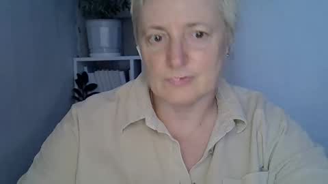 vea_motty online show from June 4, 6:25 pm