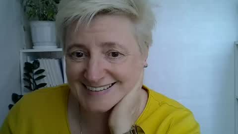 vea_motty online show from June 18, 11:03 am