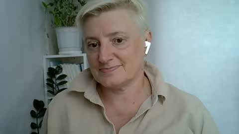 vea_motty online show from August 1, 1:32 pm