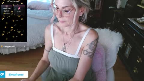 veafreeze online show from October 16, 5:52 am