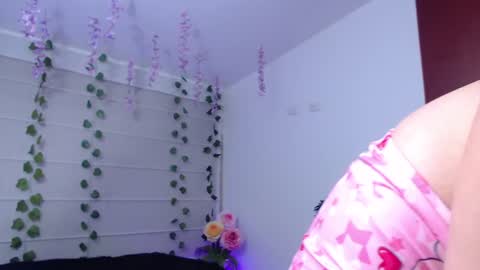 Snapshot of vecandy chatting on June 9, 11:27 pm Candy online show from June 9, 11:27 pm