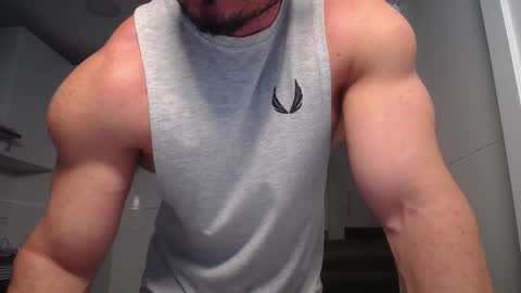 Snapshot of vecinito_ctb chatting on February 20, 10:37 am Toni Martins online show from February 20, 10:37 am