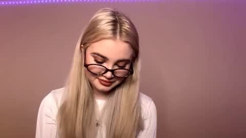 Snapshot of vedalipscomb chatting on November 27, 5:48 pm Monika online show from November 27, 5:48 pm