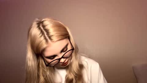 Snapshot of vedalipscomb chatting on November 28, 5:48 pm Monika online show from November 28, 5:48 pm