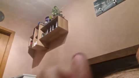 vedierko3 online show from December 16, 2:04 am