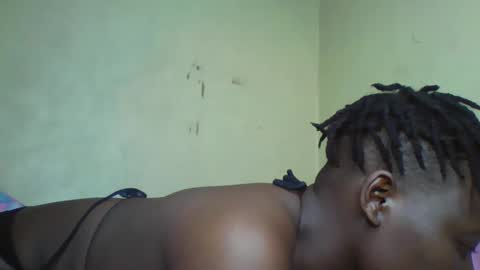 Vee tommy online show from December 6, 7:01 pm