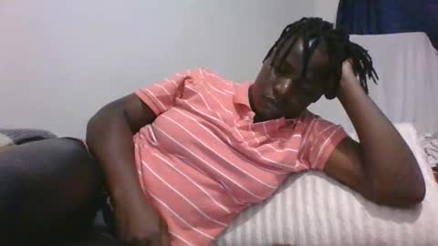 Snapshot of vee_tommy chatting on February 15, 7:54 pm Vee tommy online show from February 15, 7:54 pm