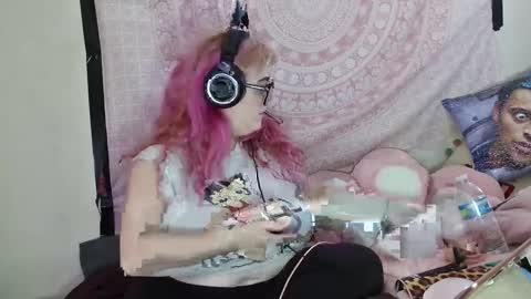 Snapshot of veelehanex3 chatting on December 2, 3:25 pm Veronica Lehane online show from December 2, 3:25 pm