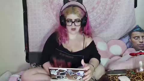 Snapshot of veelehanex3 chatting on December 13, 11:34 am Veronica Lehane online show from December 13, 11:34 am