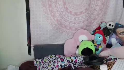 Snapshot of veelehanex3 chatting on December 27, 10:01 am Veronica Lehane online show from December 27, 10:01 am