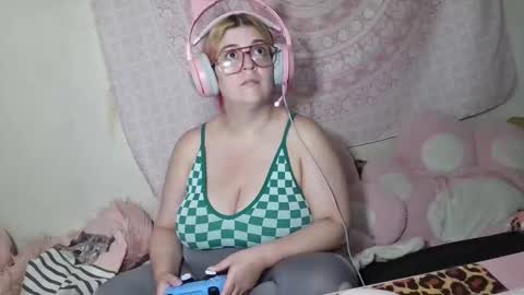 Snapshot of veelehanex3 chatting on September 20, 8:54 pm Veronica Lehane online show from September 20, 8:54 pm