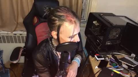 veelucious online show from October 5, 2:32 am