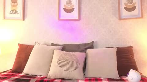 Vee Simons online show from November 1, 7:38 pm