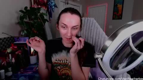 Violet Weatherbee online show from January 3, 6:14 pm