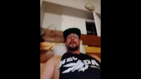 Snapshot of vegasdadbod chatting on May 7, 8:42 am vegasdadbod online show from May 7, 8:42 am