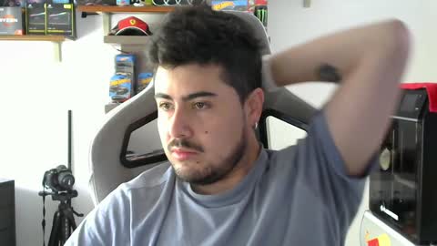 Snapshot of veils24 chatting on December 2, 3:47 pm Charles online show from December 2, 3:47 pm