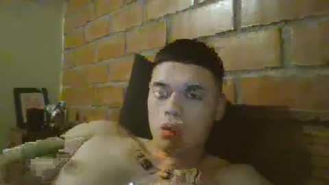 velasmanu1 online show from October 12, 5:39 am