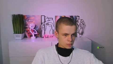 Snapshot of veldi_to chatting on December 5, 10:46 am veldi_to online show from December 5, 10:46 am