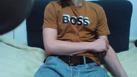 Snapshot of velian_hard chatting on November 13, 10:41 pm velian_hard online show from November 13, 10:41 pm