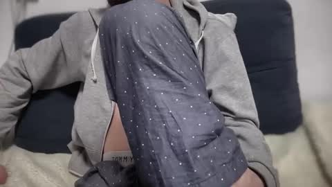 Snapshot of velian_hard chatting on November 19, 7:30 am velian_hard online show from November 19, 7:30 am