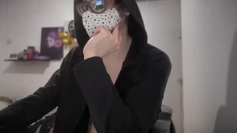 Snapshot of velian_hard chatting on December 4, 6:49 pm velian_hard online show from December 4, 6:49 pm