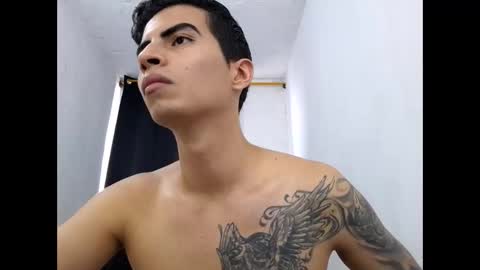 Snapshot of velk_hot1 chatting on December 19, 5:08 pm velk_hot1 online show from December 19, 5:08 pm