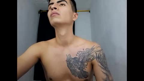 Snapshot of velk_hot1 chatting on January 6, 11:52 pm velk_hot1 online show from January 6, 11:52 pm