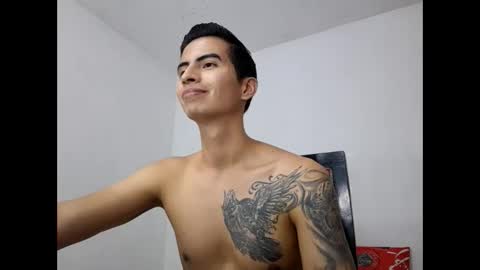 Snapshot of velk_hot1 chatting on February 10, 11:02 pm velk_hot1 online show from February 10, 11:02 pm